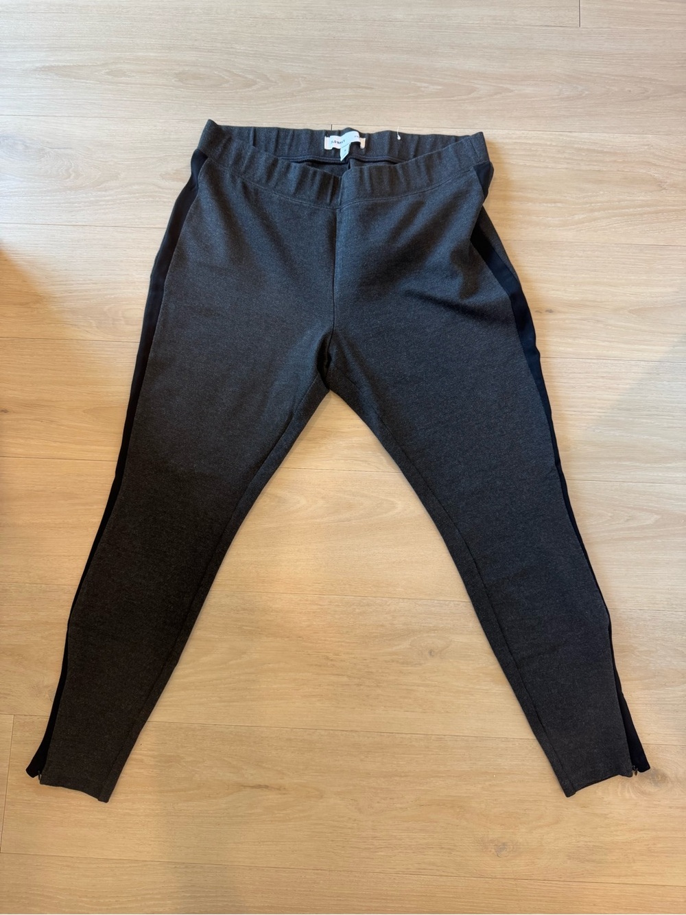 Old Navy Black & grey tuxedo women’s  Stevie Knit Leggings